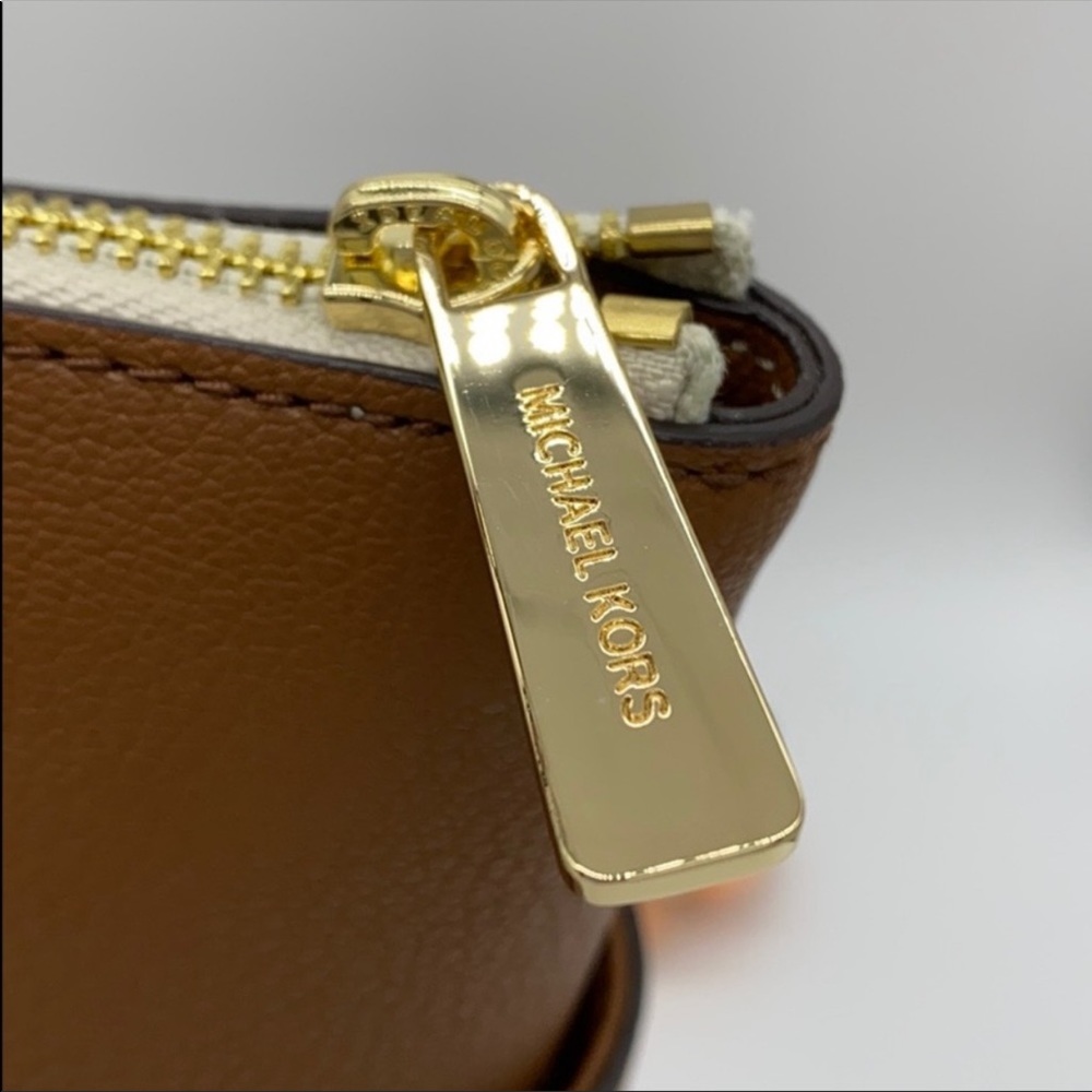 MICHAEL KORS CHARLOTTE LARGE TOP ZIP TOTE VANILLA - Picture 2 of 15
